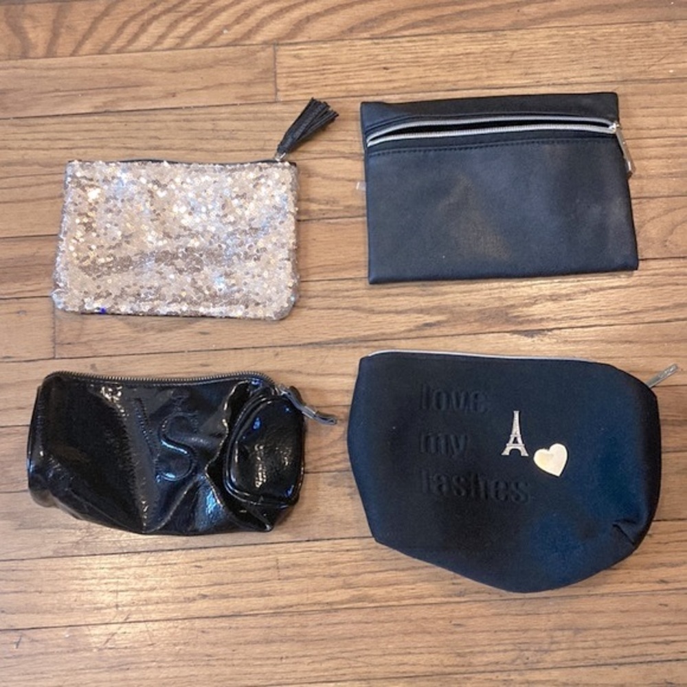 Set of 4 matching cosmetic bags